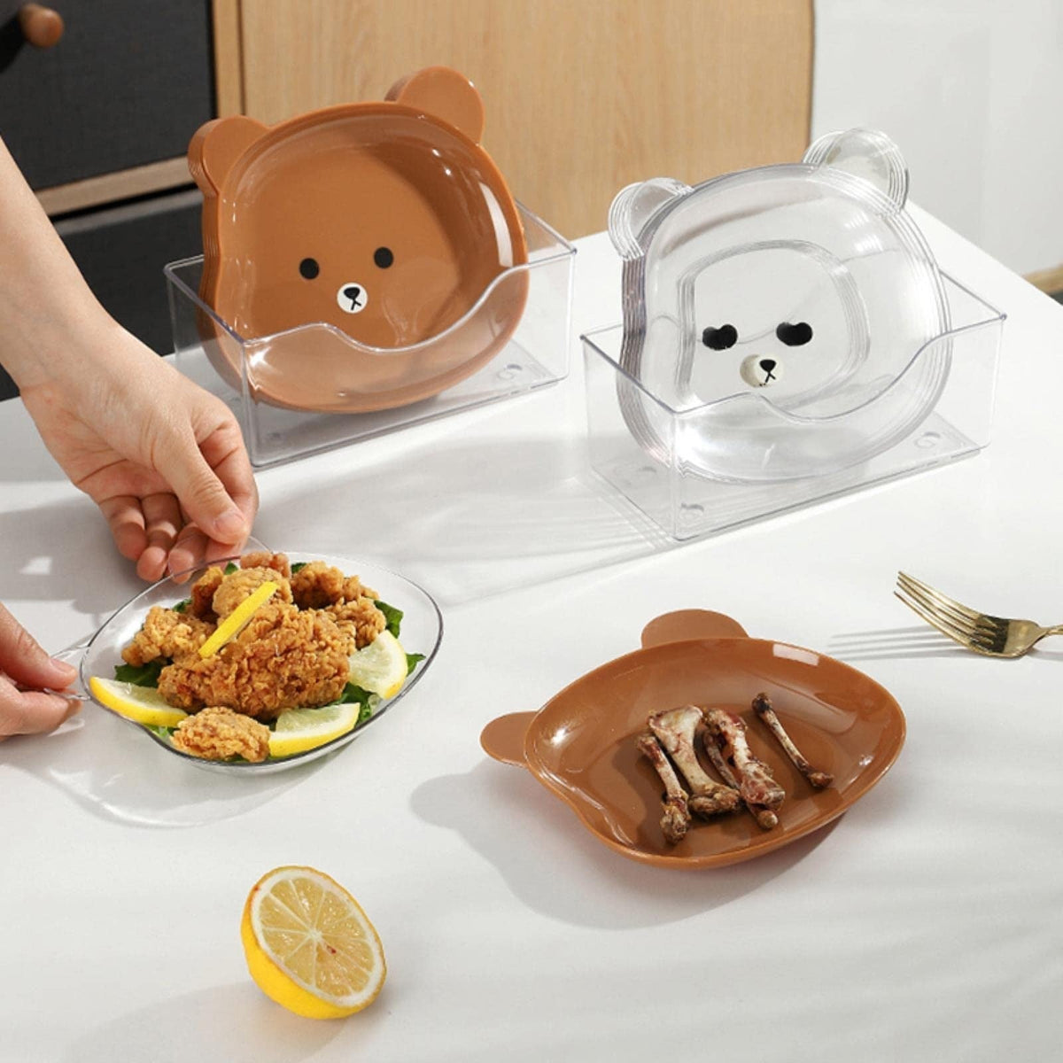 8 Plates With Stand Bear Design